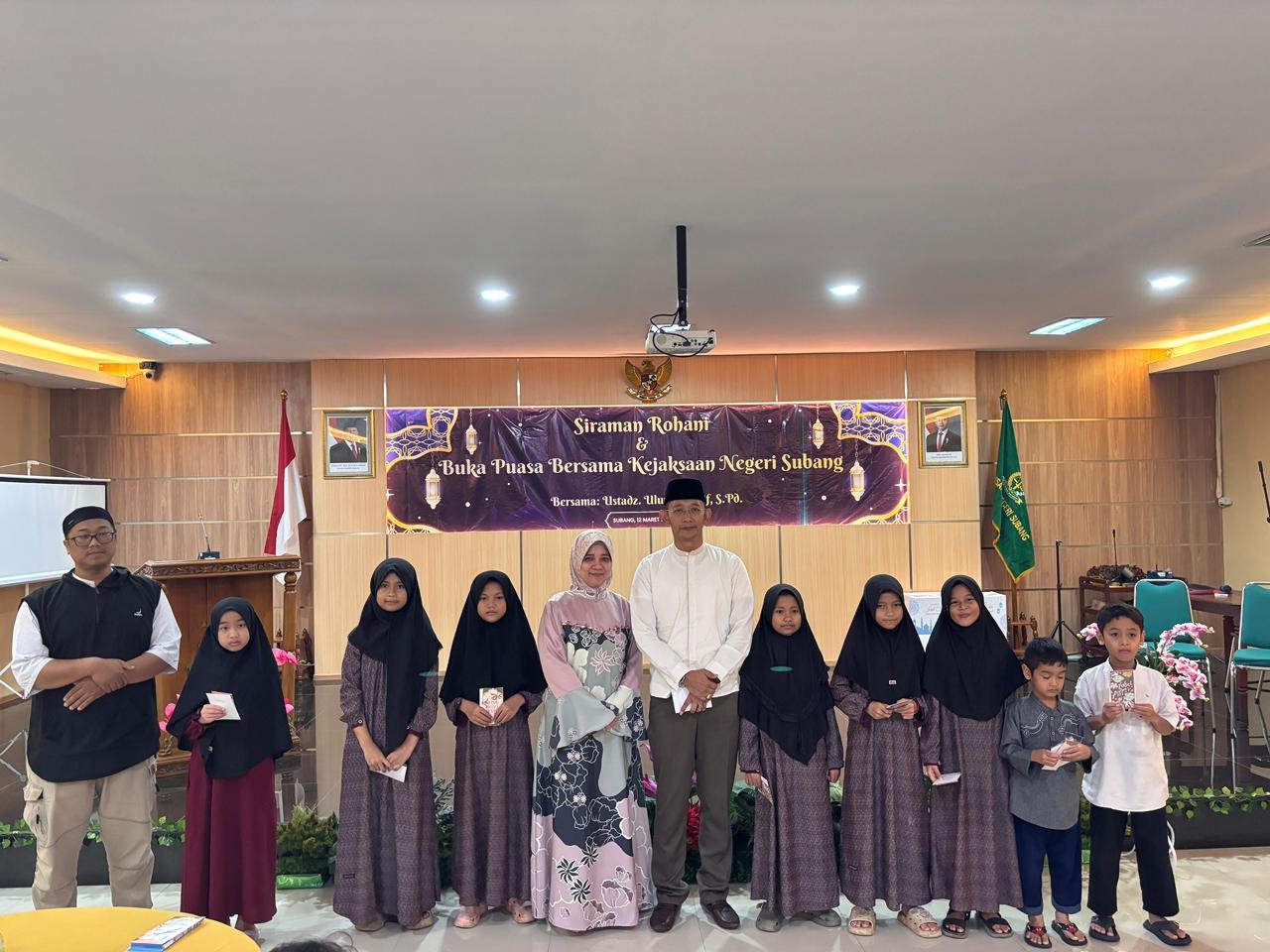 Kejari dan IAD Subang Gelar Berbagi Takjil dan Santunan Anak Yatim